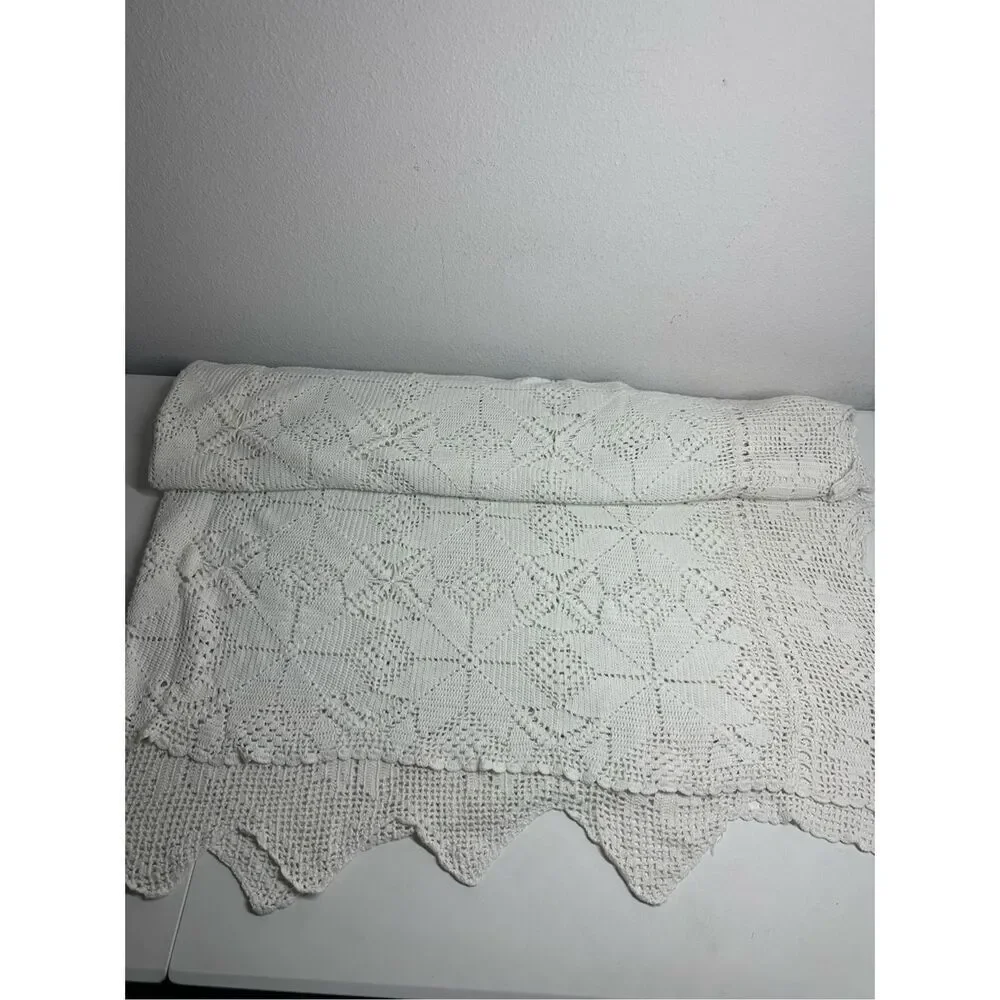 Vintage Rare92”x80” Queen Hand Crocheted Cotton Bedspread White